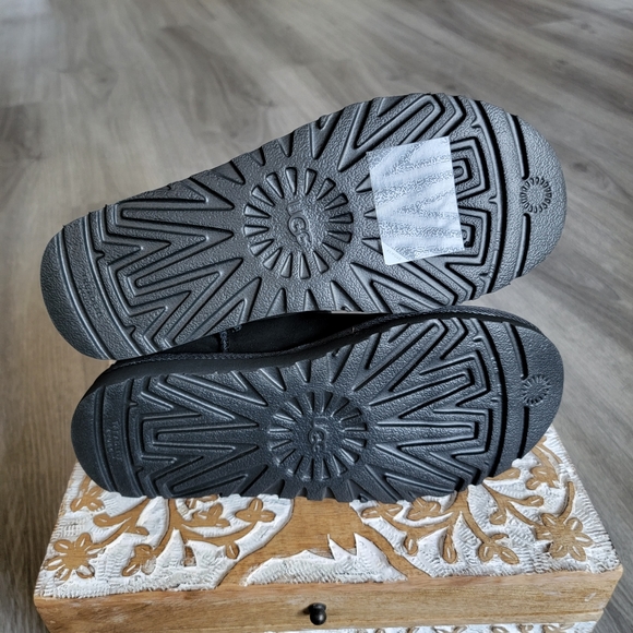 UGG Classic Mini Side Logo Suede Boot - Picture 9 of 9